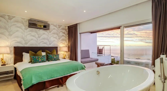 Коттедж Stylish Holiday Apartment w Private Pool 180 Views Malibu