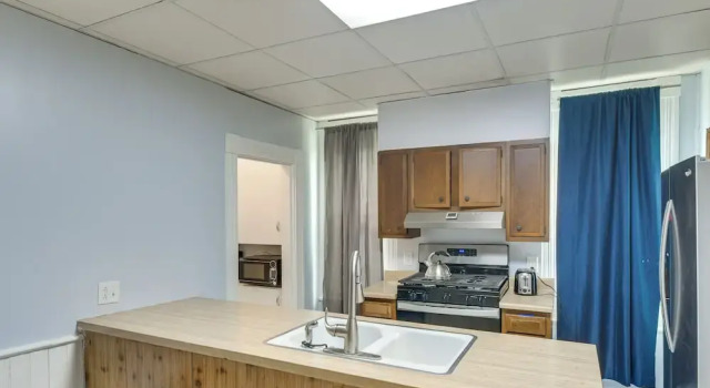 < 1 Mi to Main St: Quiet Apartment in Galesburg!, Varaa Huoneisto Galesburg Illinois