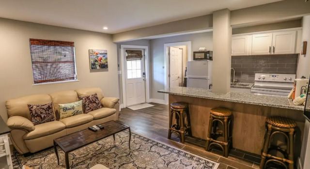 7 Pepita Manor - M, Забронировать Отель Отели Fort Myers Area с парковкой, Парковка