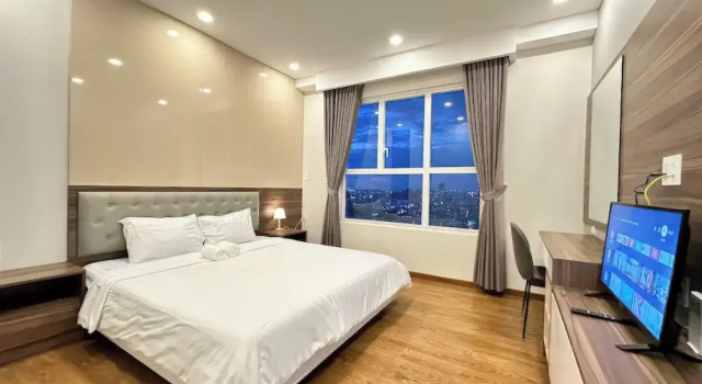 Апартаменты Superior с 3 комнатами с балконом и с видом на город Genius SaiGon - Sunrise City View D7