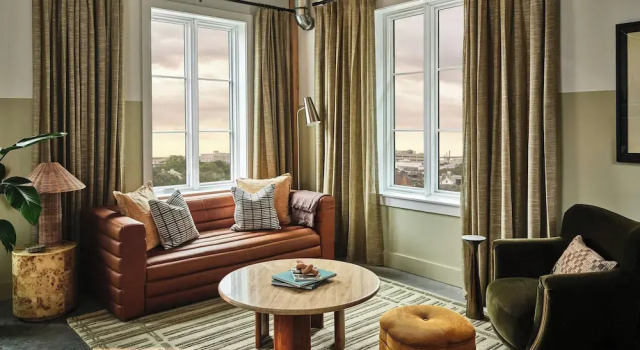 Люкс с 2 комнатами Апартаменты The Ann Savannah By Marriott Bonvoy