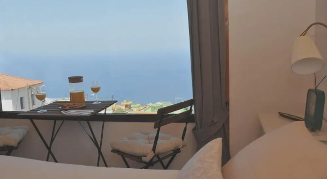 House with 2 Bedrooms in Los Silos, with Wonderful Sea View, Furnished Terrace And Wifi - 5 Km From the Beach, Book Vacation Home Hotels in Tenerife with Parking, Parking