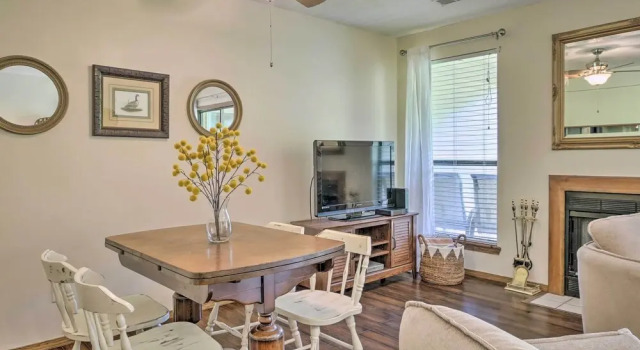 Pet-friendly Branson Retreat w/ Pool & Golf Access