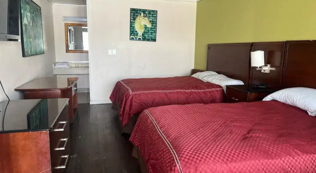 Четырёхместный номер Standard Capitol Inn by Belvilla Richmond Airport VA