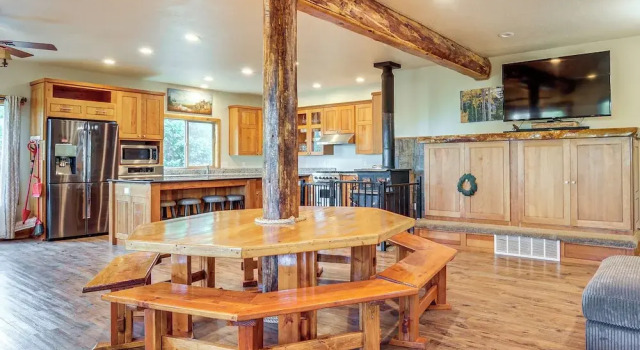 Brian Head Cabin  1 Mi to Resort: Ski + Mtn Bike, Varaa Hotelli Brian Head 