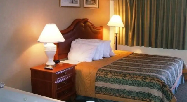 A Victory Hotel - Southfield, Забронировать Отель Саутфилд Detroit Metropolitan Area, рядом с Straith Hospital For Special Surgery