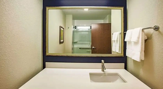 Номер Standard La Quinta by Wyndham Wichita Northeast