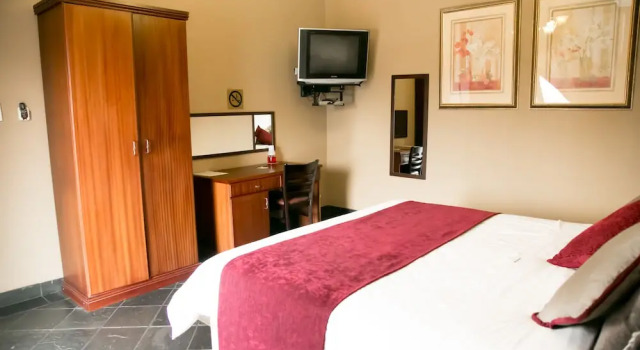 Семейный номер Standard с балконом Goldfields Lodge and Conference Centre