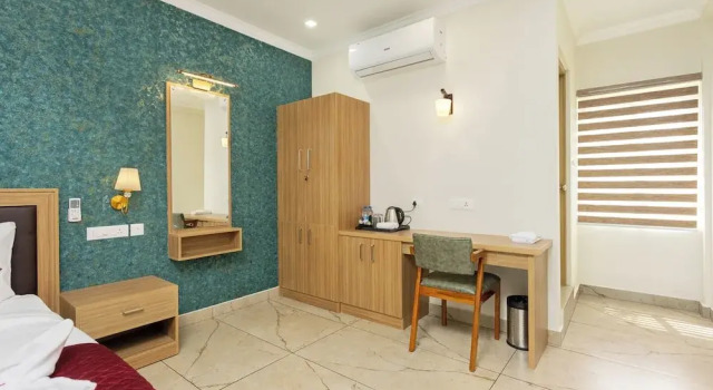Двухместный номер Standard ESAA Airport Hotel