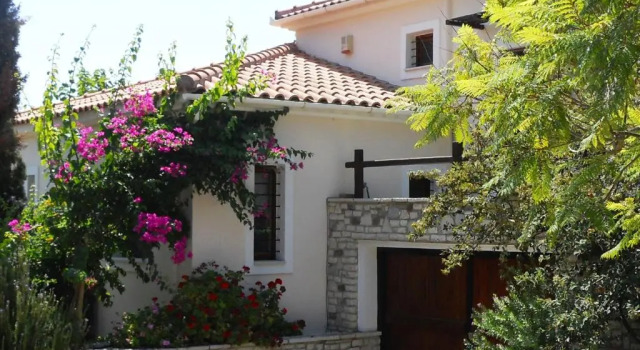 Almyriki, Book Villa Hotels in Central Greece with Parking, Parking