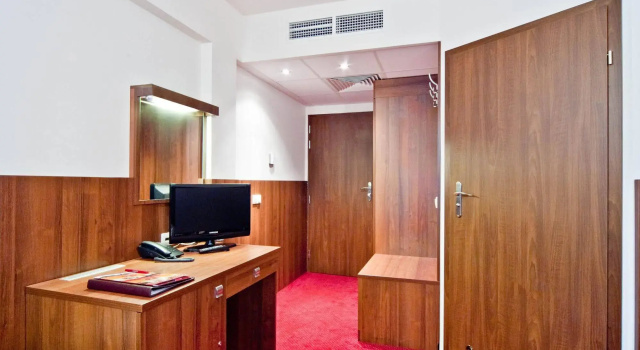 Hotel Alexander, Book Hotel Old Town 