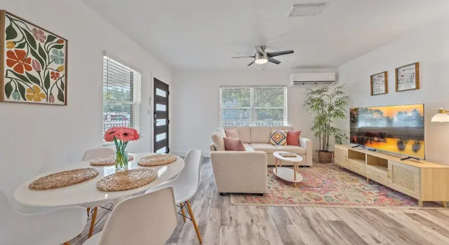 Urban Nest On 8th 4 Bedroom Home