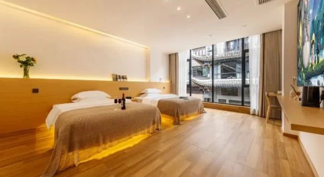 Семейный люкс с балконом Libo • Qipan | BIEYUAN • IMAXVILLA Smart Cinema Jiangnan Aesthetic Homestay