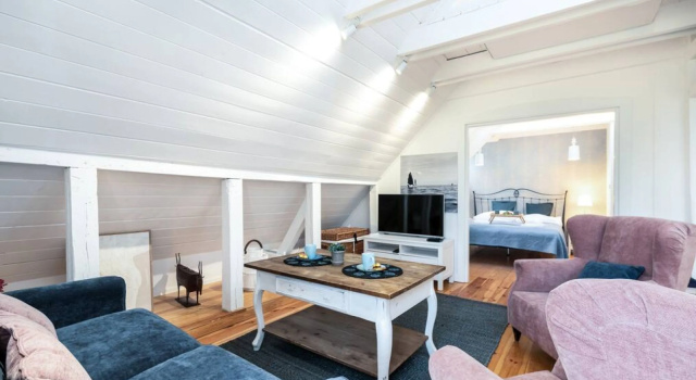 2HomeRent Emily