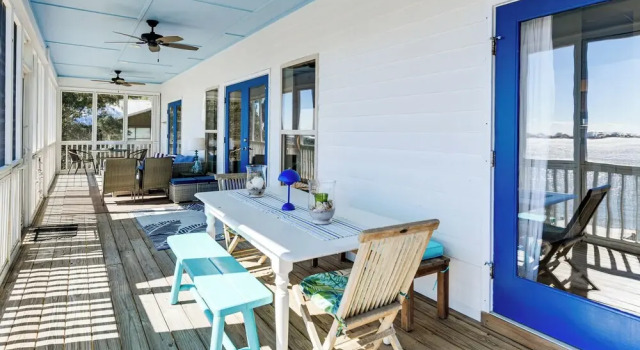 Gulf Shores Gem w/ Beachfront Patio & Sunset Pier!, Prenota Casa vacanze Hotel a Alabama con parcheggio, Parcheggio