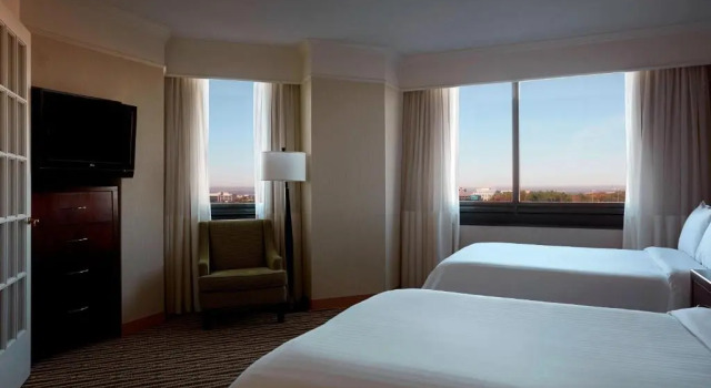 Четырёхместный люкс Washington Dulles Marriott Suites