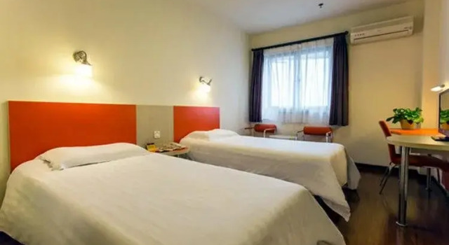Motel 168 Longhe Road Inn Shenzhen, Book Motel Moteller i Guangdong, Motel