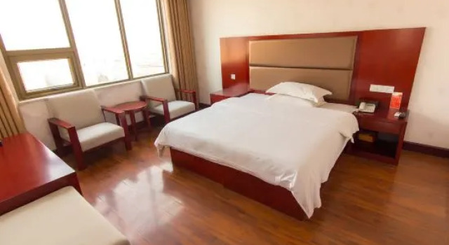 Люкс Deluxe c 1 комнатой Sunshine Holiday lnn Gushi Lake