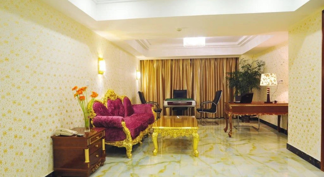 Jiulong Wenquan Hoilday Hotel, Book Hotel Haikou Hainan