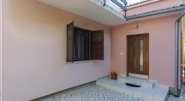 Nice Home in Medulin With Wifi and 2 Bedrooms, Reserva ahora Hotel Hoteles en Pula con aparcamiento, Aparcamiento