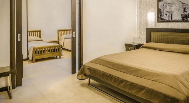 Четырёхместный номер Standard с балконом Hotel Grazia Eboli