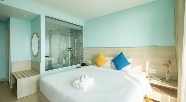 Двухместный номер Superior с балконом и с видом на бассейн Haya Hotel Phu Quoc, Trademark Collection by Wyndham