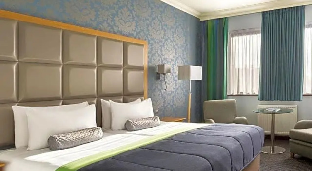 Номер Classic Stratford Manor Hotel