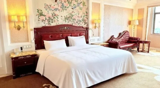 Deluxe Suite Paragon