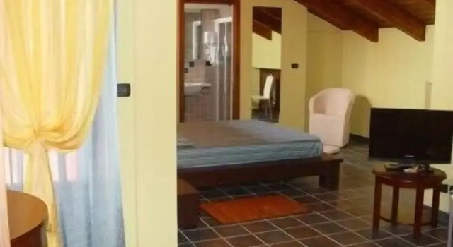 Люкс с 4 комнатами с балконом B&B lAngolo di Rosina con ristorante