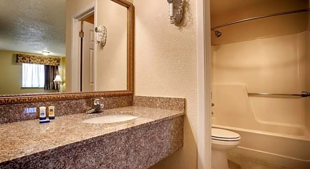 Номер Standard Best Western Post Oak Inn