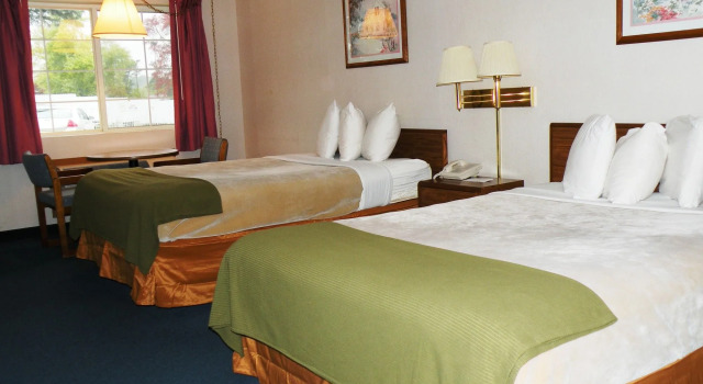 Hotel O Eureka Springs - Christ of Ozark Area, Забронировать Мотель Отели Юрика-Спрингса с парковкой, рядом с Музыкальный театр Ozark Mountain Hoe-Down, Парковка