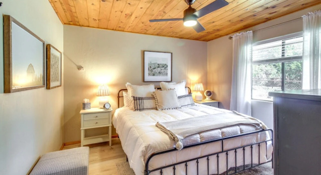 Cozy Heber Cabin Retreat w/ Deck + Fireplace!