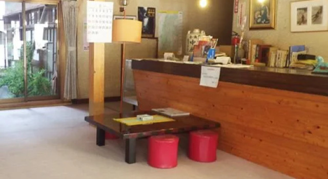 Reisenji Onsen Nakaya Ryokan, Buchen Sie Hotel Hotels in Koshinetsu mit Parkplatz, Parkplätze