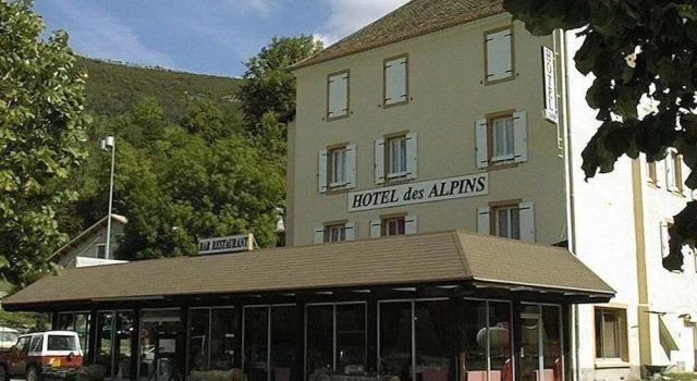 Hôtel Restaurant Les Alpins, Prenota Hotel Hotel a Alvernia con parcheggio, Parcheggio