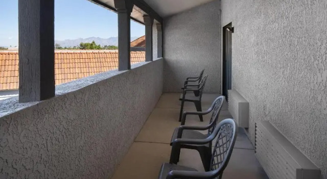 Двухместный номер Deluxe с балконом и с красивым видом из окна Four Points by Sheraton Tucson Airport