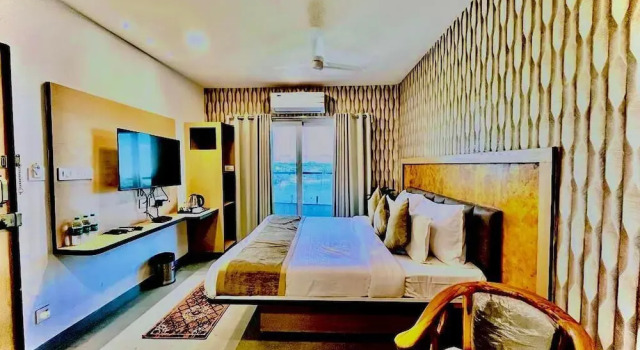 Номер Standard с балконом и с видом на озеро Hotel Lake View Airport zone