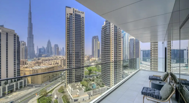 Апартаменты Maison Privee - Luxury, Spacious, Modern Near Burj Khalifa and Dubai Canal