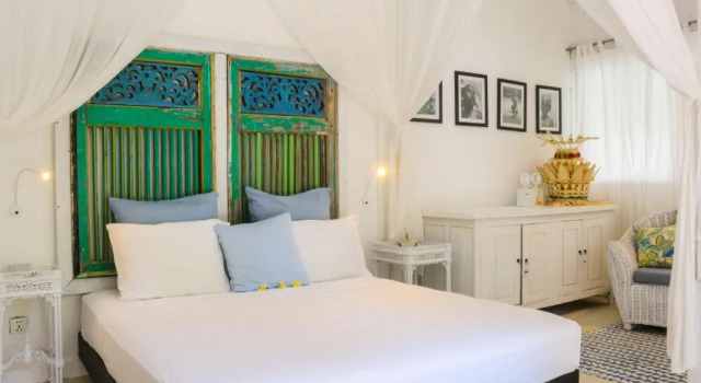 Chanteak Bali - White House 1, Забронировать Отель Отели Джимбарана с бассейном, рядом с Samasta Lifestyle Village, Бассейн