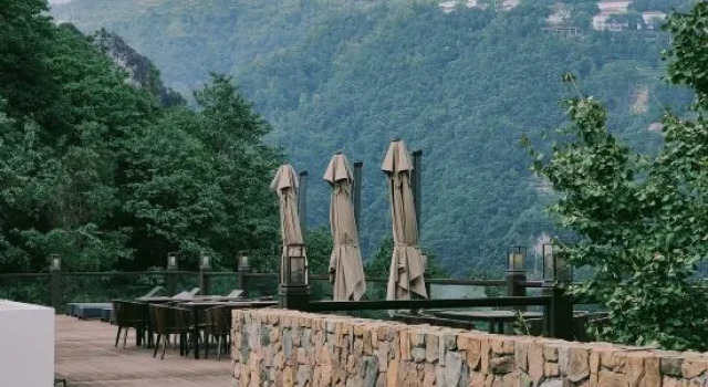 Yulongshan Dong Spring Resort