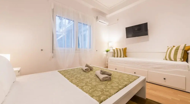 Apartment at Megaro Mousikis metro station 1bed 2 pers