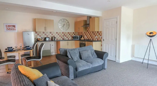 Old Quaker House, Book Hotel Llandrindod Wells Powys