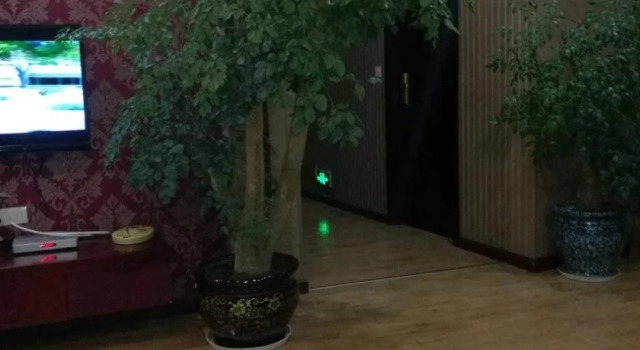 Xiaoyang Hotel, Prenota Hotel Enshi Prefecture Cina