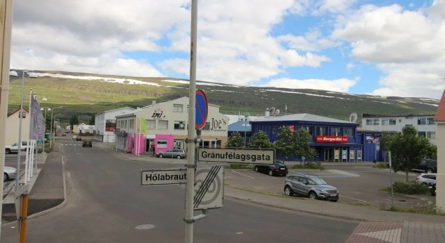 Steinaskjól Guesthouse, Забронировать Отель Отели Акюрейри с парковкой, рядом с Hof - Cultural Center and Conference Hall, Парковка