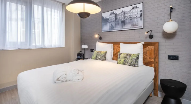 Апартаменты Deluxe с балконом Apparthôtel East Paris Suite