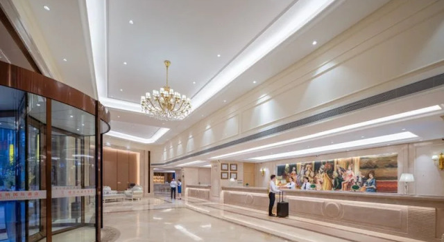 Vienna International Hotel(Shuanglong airport store of Guiyang Airport), Boek Hotel Hotels in Guizhou met parkeren, Parkeren