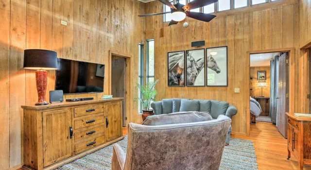 Cozy Hatteras Island Abode ~ 1 Mi to Frisco Beach!, Rezervovat Hotel Hatteras Cape Hatteras