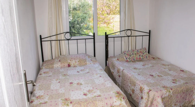 Seaside House 2 Double Bedrooms With Spectacular Mountain Sea View, Book Hotel Lapta Northern Cyprus