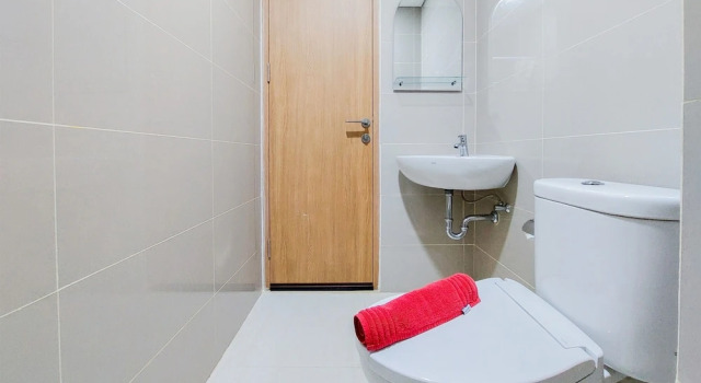 Студия Good Deal and Simply Look Studio Apartment at B Residence By Travelio