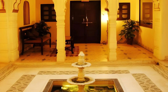 WelcomHeritage Hotel Sirsi Haveli, Забронировать Отель Отели штата Раджастхана с парковкой, Парковка