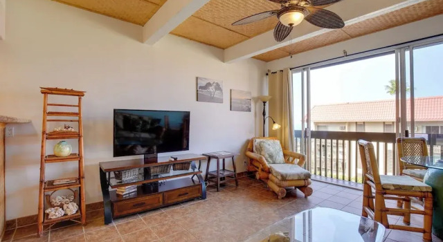 Kailua-kona Condo: Steps to Beach & Downtown!, Забронировать Апартаменты/квартира Отели Каилуа-Кона с парковкой, рядом с Дворец Хулихи, Парковка